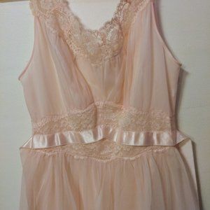 Vanity Fair light pink vintage slip dress